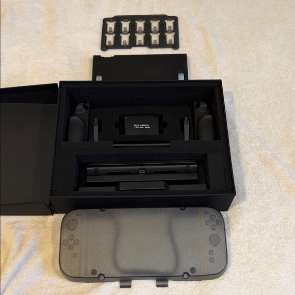 Sleek Black Handheld Gaming Console - Picture 2 of 8